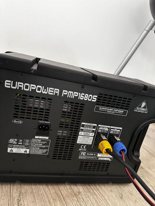 Behringer Europower PMP1680S 10