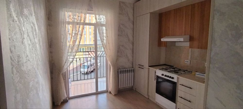 Бектемирда 3-хонали, 2-этажда сотилади