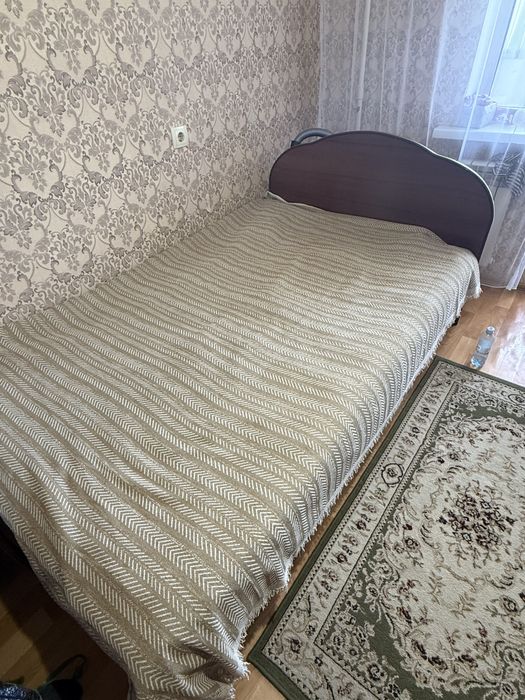 Продам кровать с матрасом