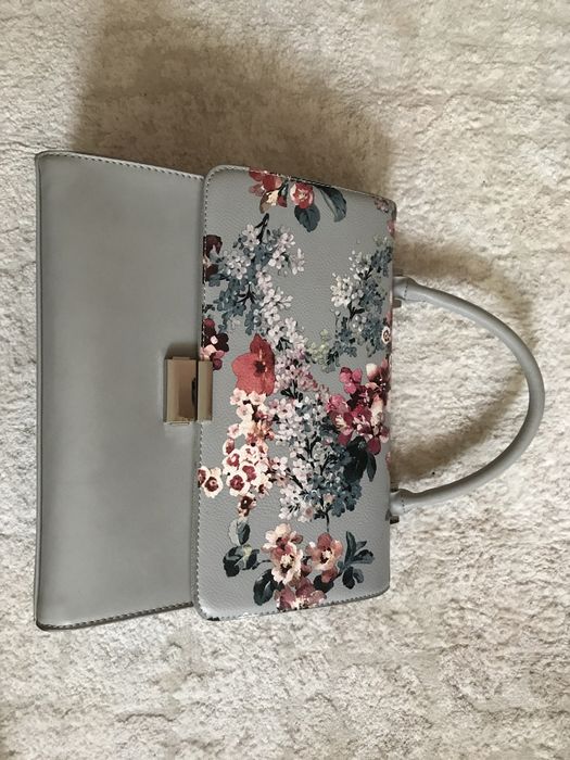 Дамски несесери, чанти и ранички