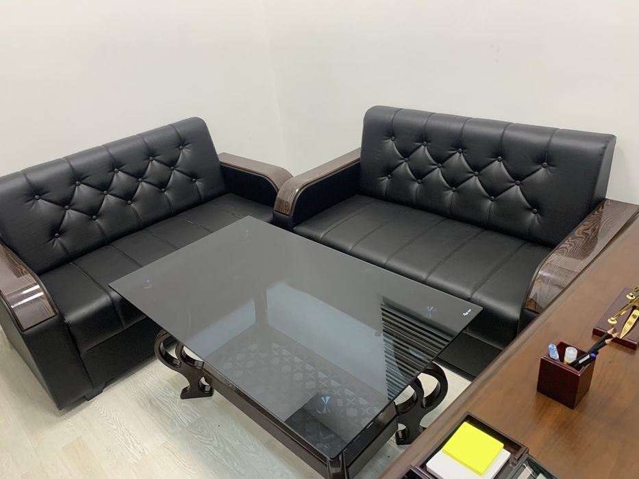 Кожанный диван в офис доставка бесплатно