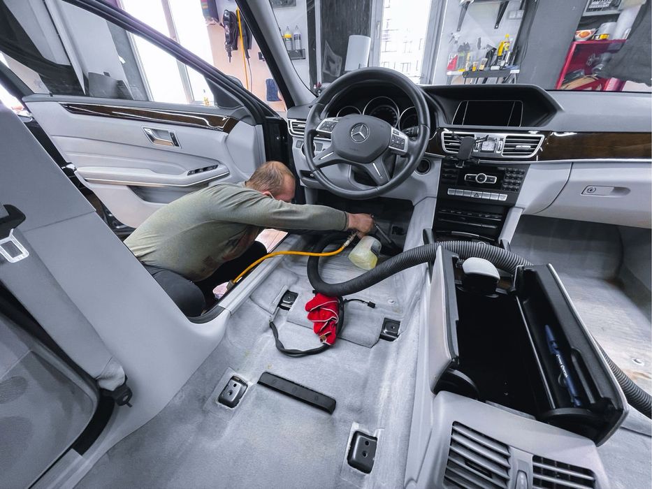 Профессиональная химчистка автомобиля