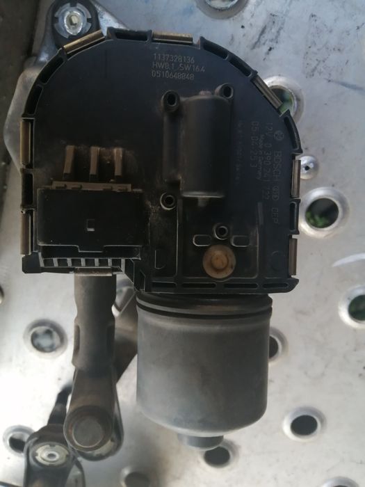 Моторче(механизъм)предни чистачки за Пежо-407