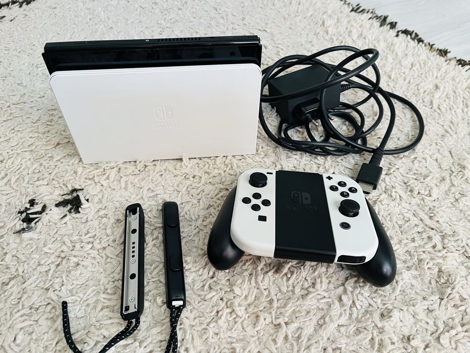 Nintendo Switch – impecabil, folosit doar cateva ore