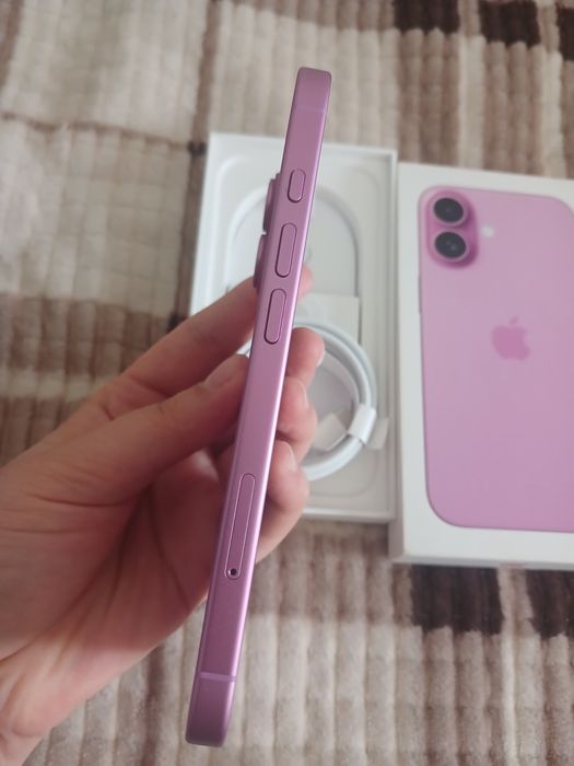 Продам Айфон 16 розовый 128