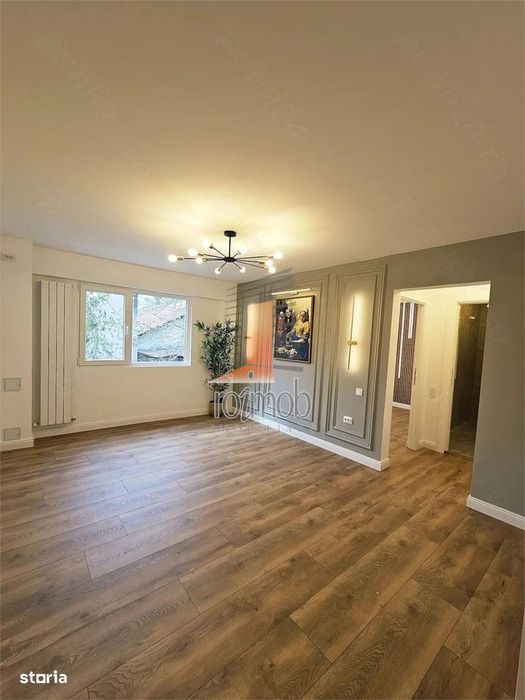 Piata Victoriei, apartament 2 camere renovat, etajul 110