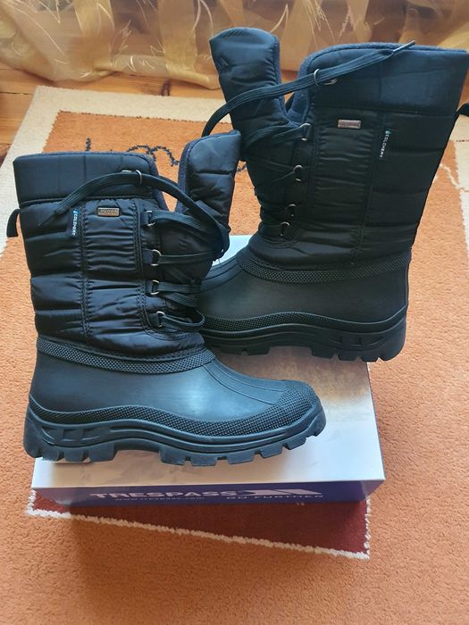 Продавам маратонки,ботуши,кецове:Trespass,Mizuno,Hub