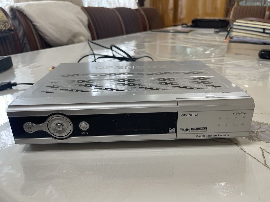 Спутниковый тюнер Openbox F-300FTA yengi pachti