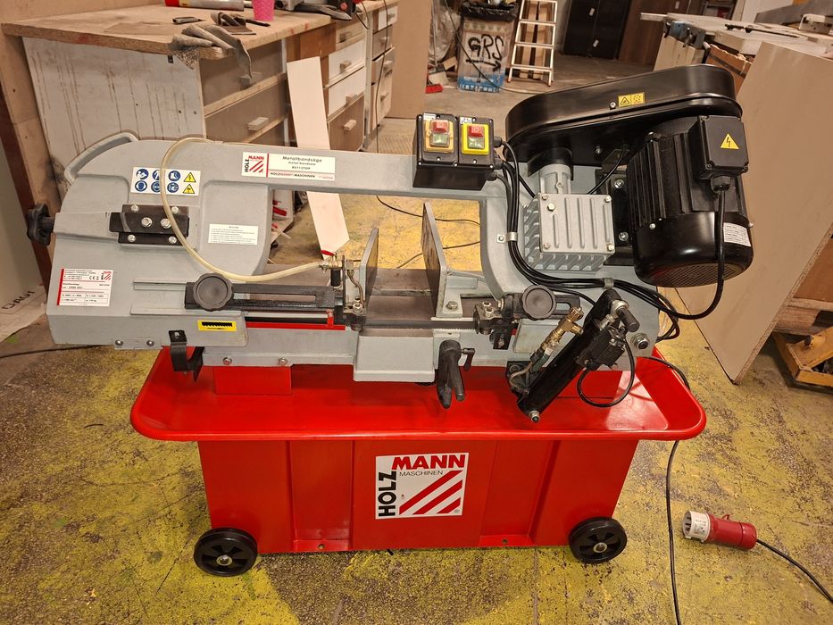 Fierastrau cu banda pt metale holzmann  BS712TOP