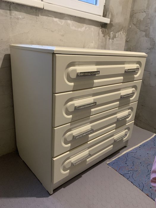 Продас комод с зеркалом