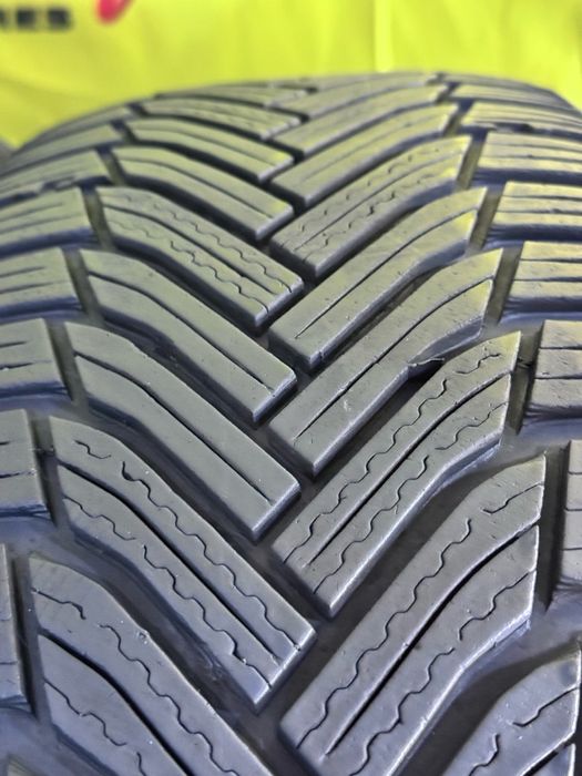 215/65R16 98H Michelin 6,1-5,5mm stare foarte buna