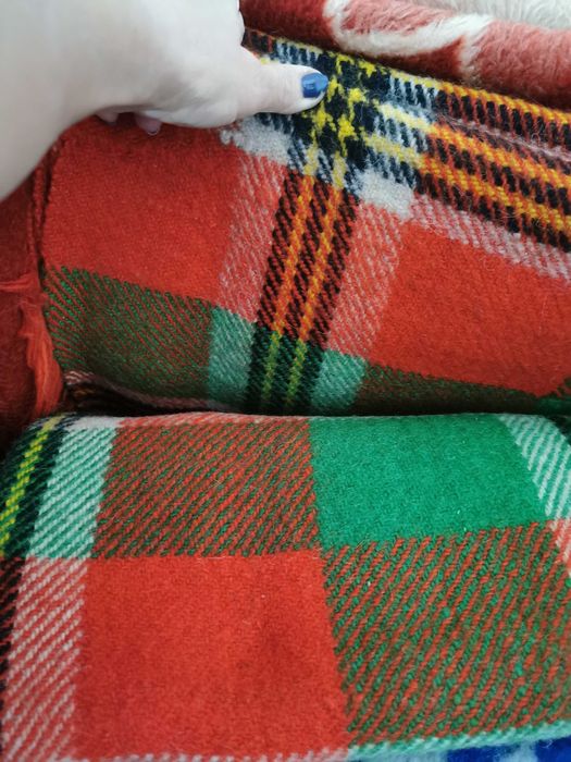 Нови вълнени и родопски одеала.