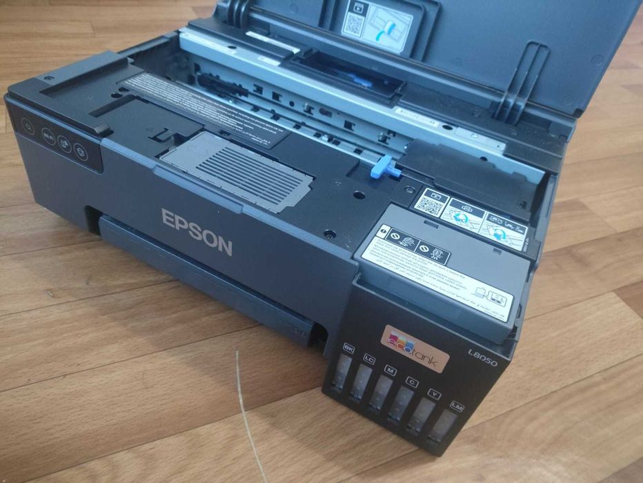 Продам цаетной принтер  Epson EcoTank L8050
