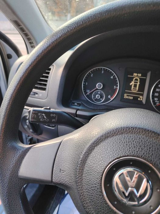 VOLKSWAGEN Jetta 2010 — imagine 4