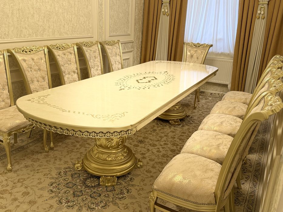 Yangi holatdagi stol stul