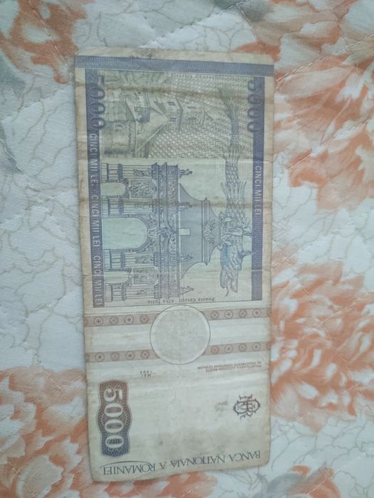 Vând bancnota 5000 lei din martie 1993 seria c 0018 nr.027411