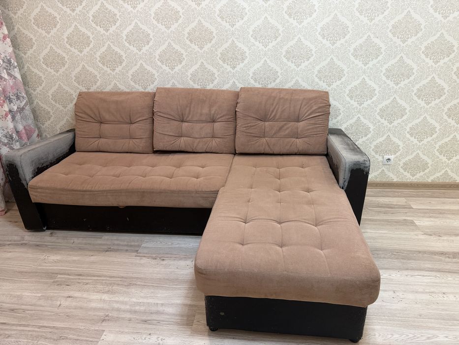 Отдам диван в нормальном состоянии