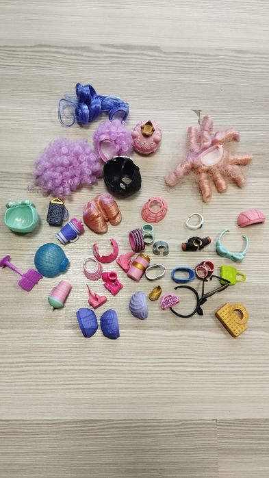 Vând Lot figurine LOL surprise