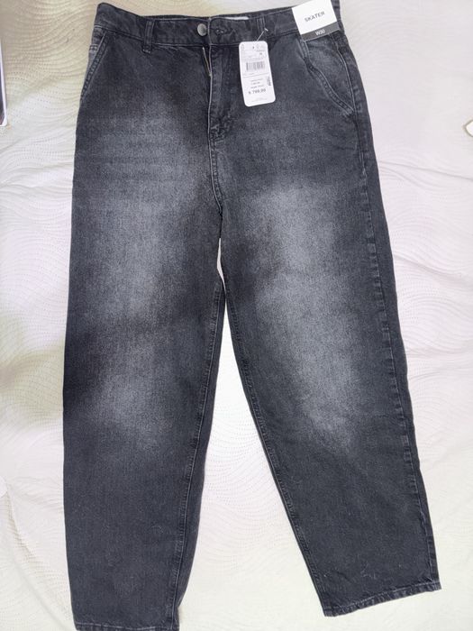 Мъжки дрехи - нови и малко носени в ново състояние.