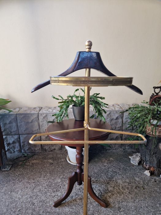 Прекрасна антикварна италианска бронзова закачалка