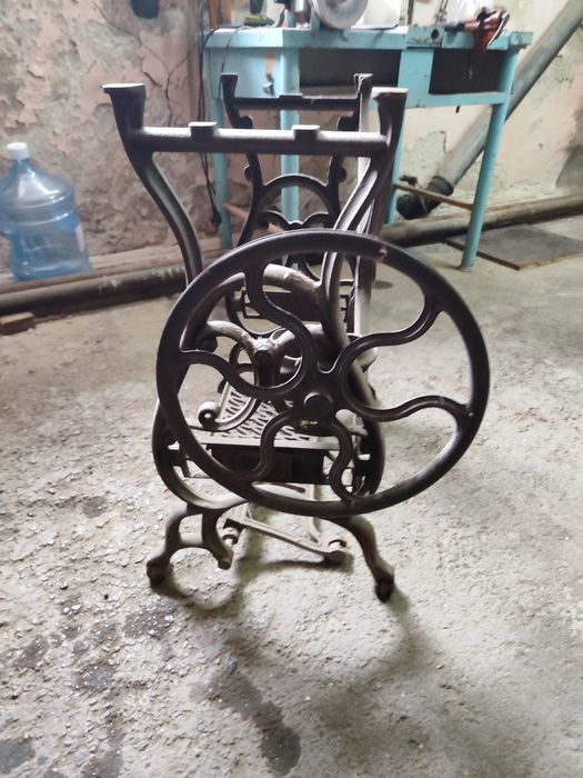 Станина от швейной машины  AURORA