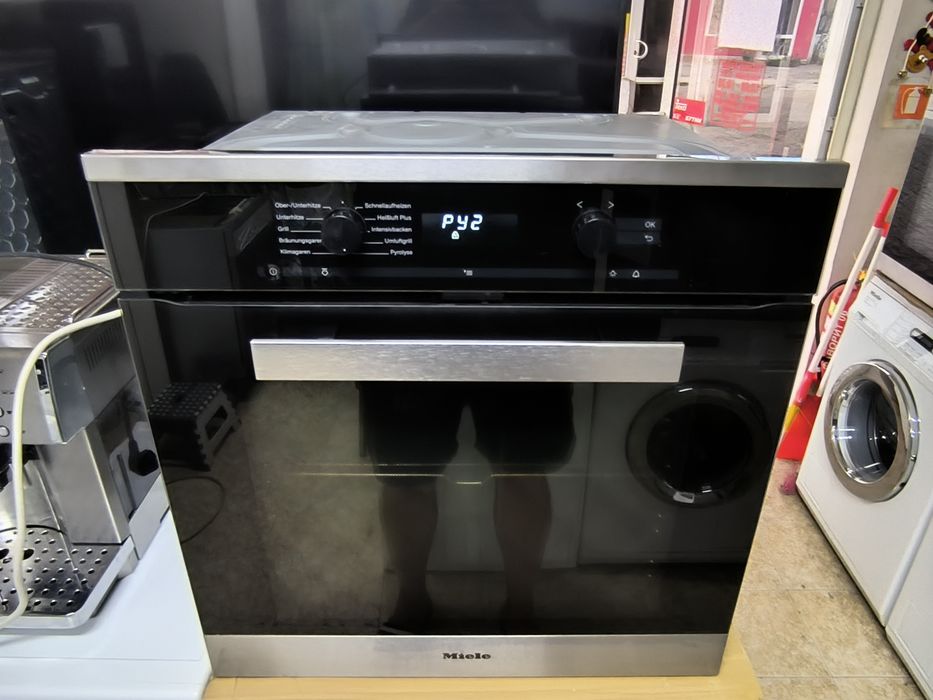 Фурна Miele H6260BP - пиролиза с функция пара.