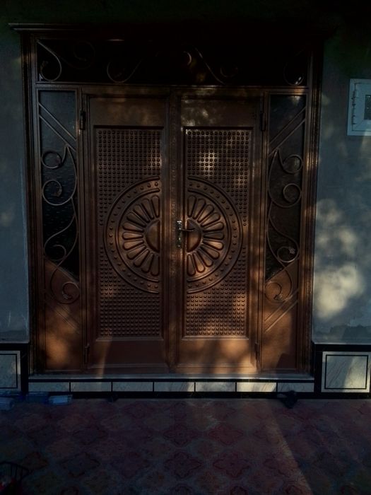 Darvoza  temirdan 250 ga 2 metr