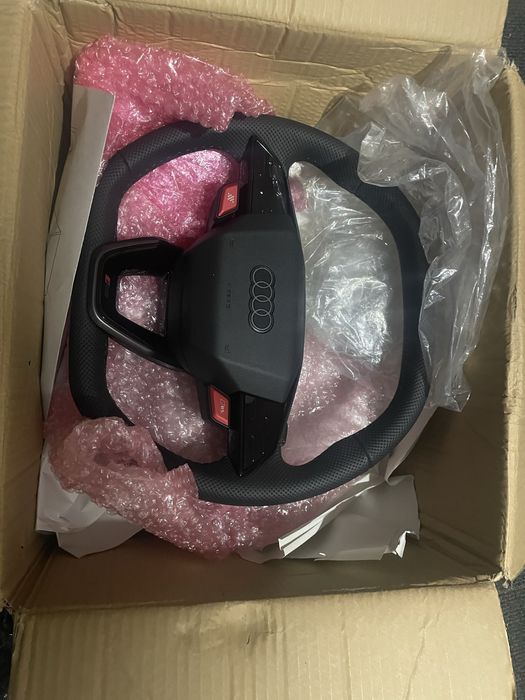 Vand volan Audi RS e-tron NOU