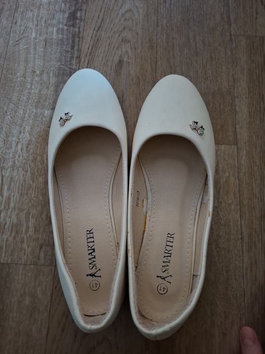 Балетки бежевые р41. 40