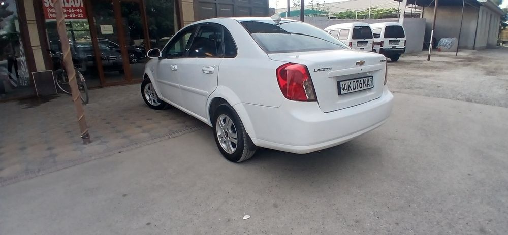 Lasetti 1.8 rasxoti yoq