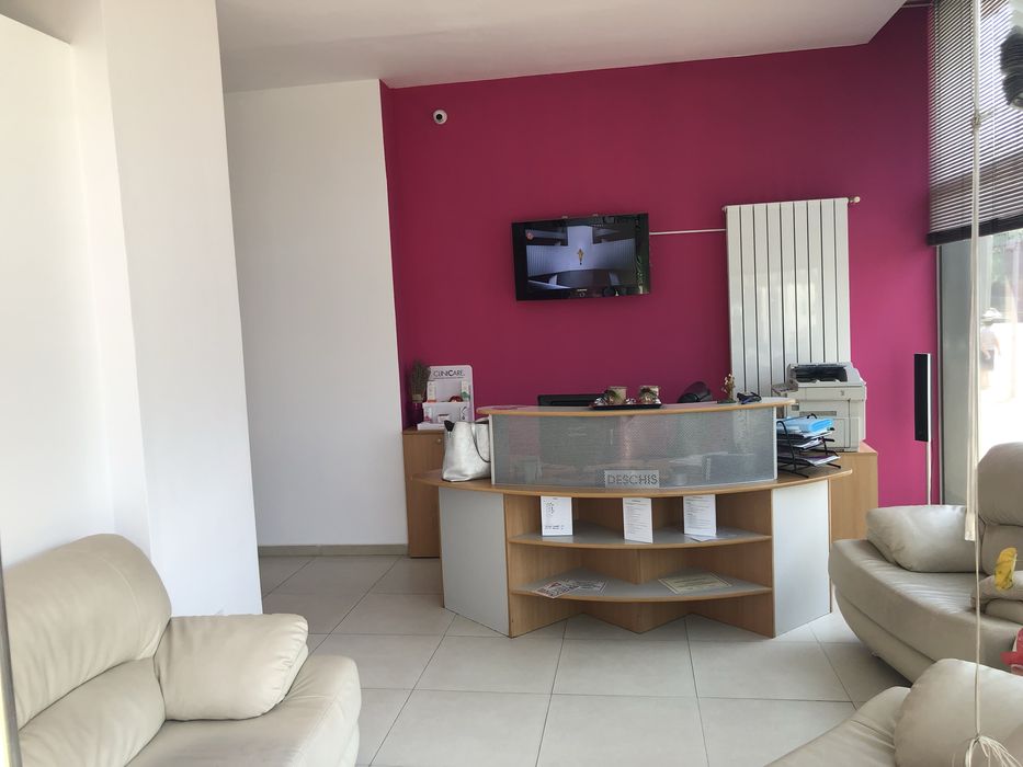 Inchiriez spatiu in zona ultra centrala, zona Calarasi colt cu Grivita