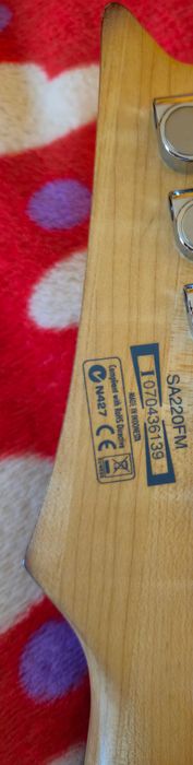 Ibanez, chitara electrica nefolosita deloc, in stare noua,culoare superba și cablu nou Ibanez 6m.