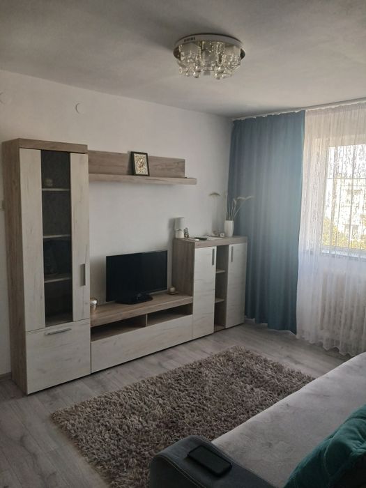 Închiriez apartament 2 camere