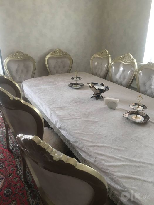 Слол и 12 стульев