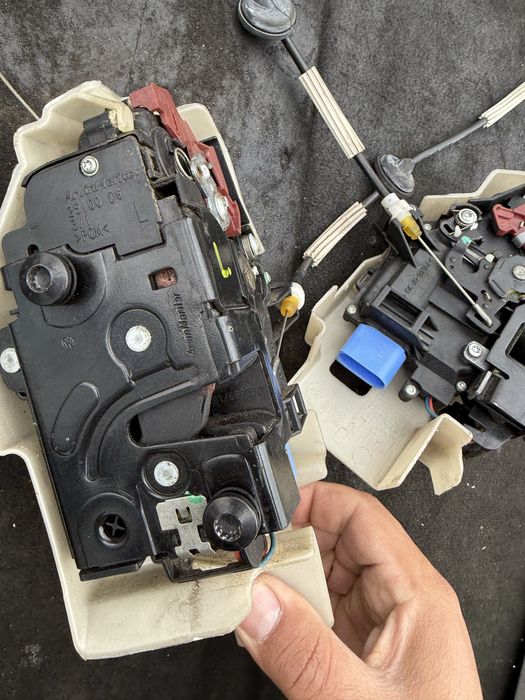 Брави от врати за Vw Touateg лява дясна предна задна оригинална