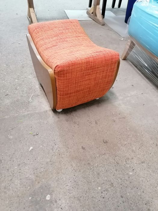 Recondiționez mobilier tapițat