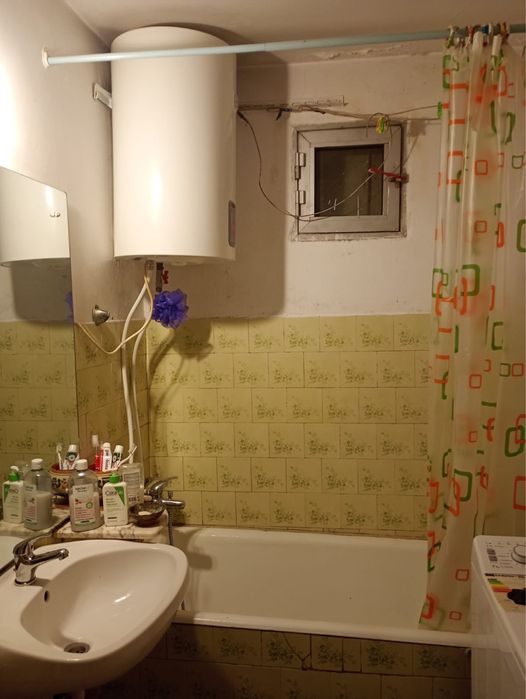 Apartament 3 camere, decomandat, parter - zona Autogara