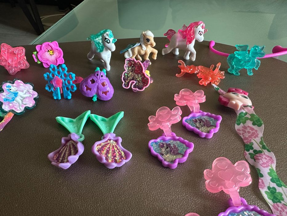 Kinder играчки Понита