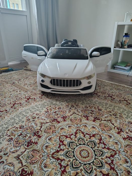 Продам детскую машинку