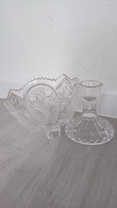 Хрустальную вазу на ножке