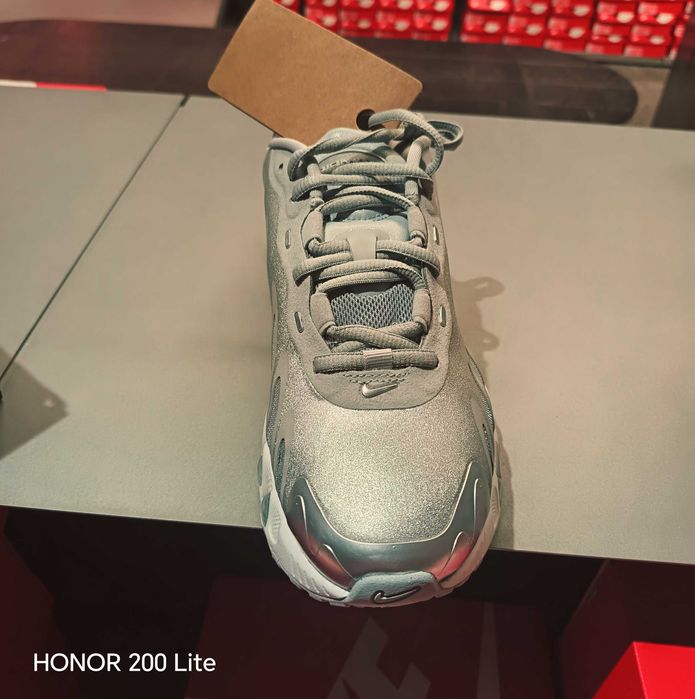 Нови маратонки, Nike