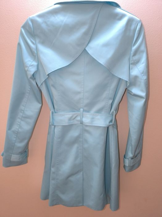 Плащ продается..