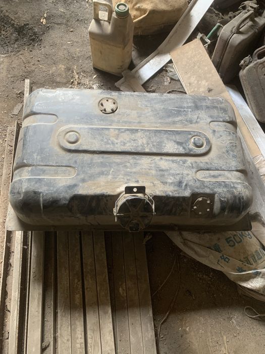 Решетка радиатора Зил, бензобак