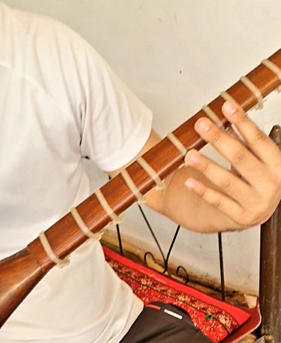 Эски танбур сотилади