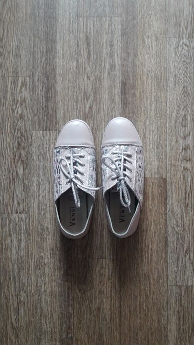 Продам новые мокасины