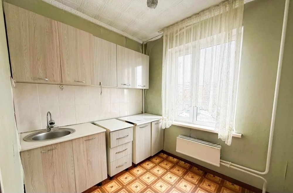 продам 3-х ком. 4мкр. 4-этаж