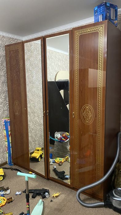 Продам шкаф , город Сатпаев , самовызов