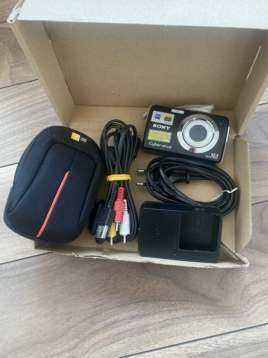 Фотоапарат Sony DSC-W210
