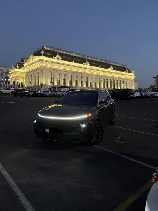 Li 7 Ultra 2024 Yil qoraga Qora salon