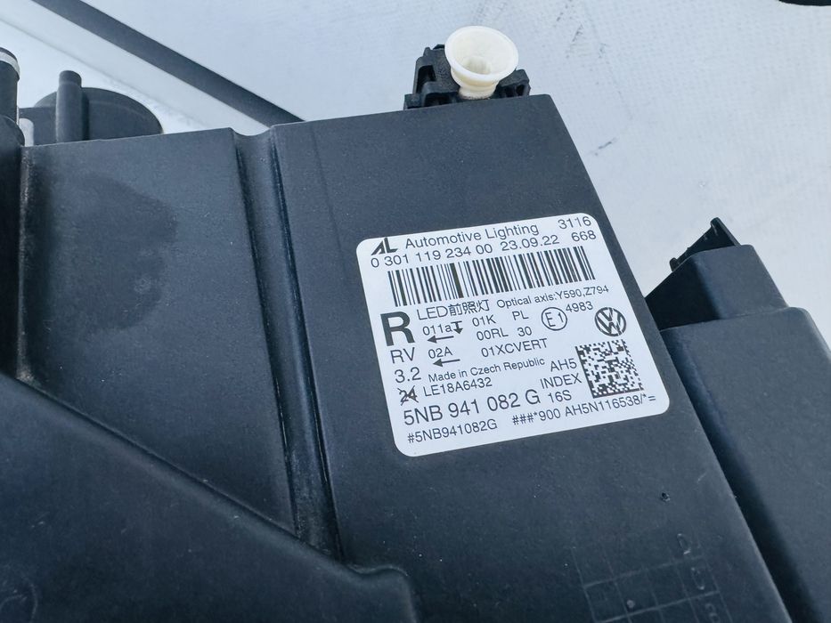 Far dreapta IQ Light VW Tiguan facelift dupa 2020 cod 5NB941028G
